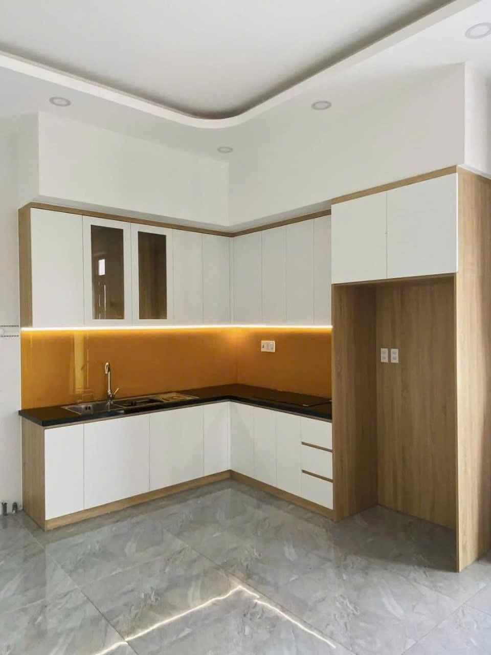 Hoàn thiện tủ bếp hiện đại
