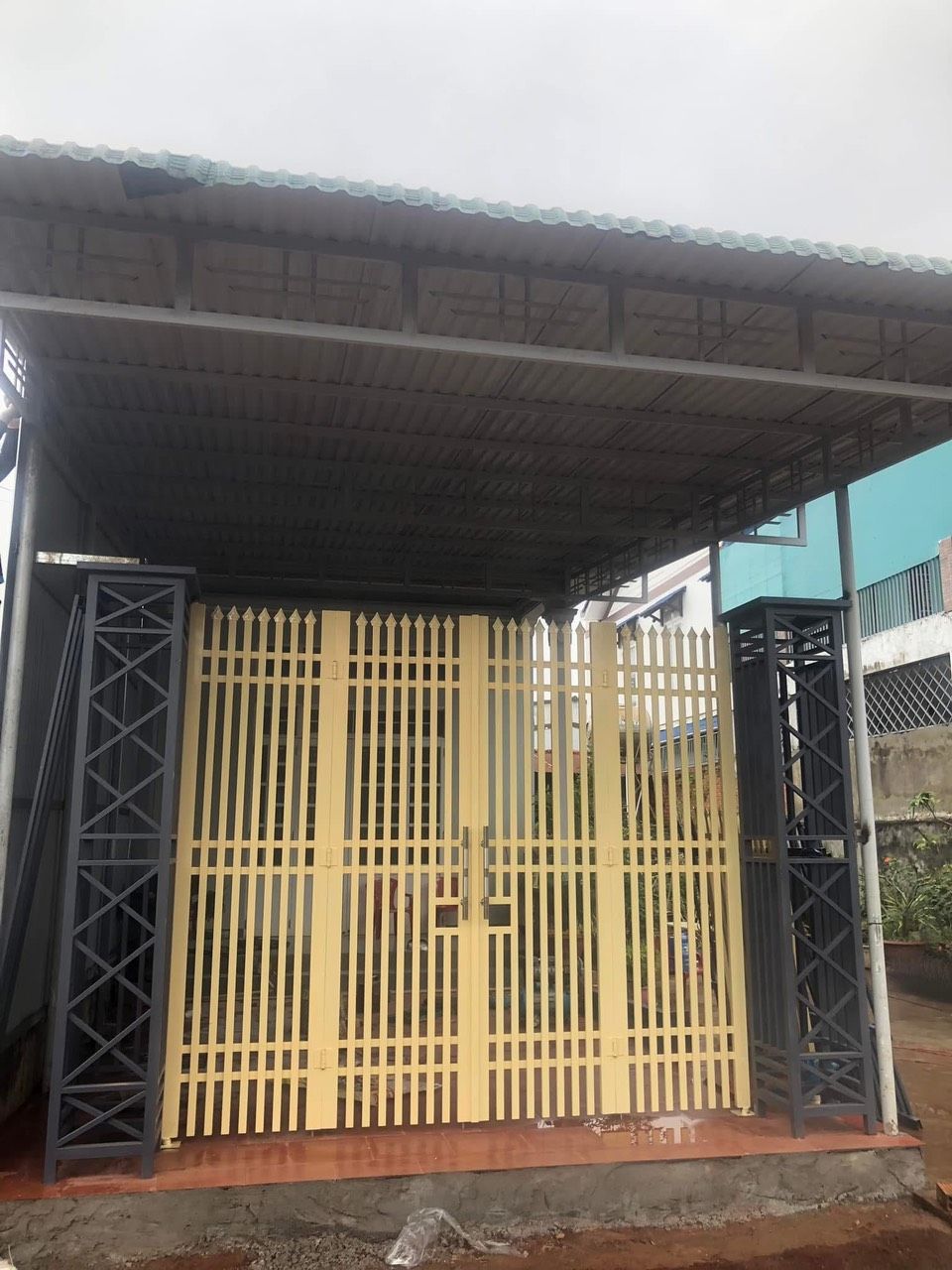 Cửa cổng sắt 