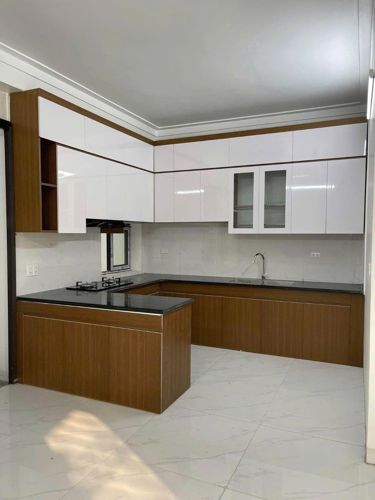 Thi công tủ bếp hiện đại