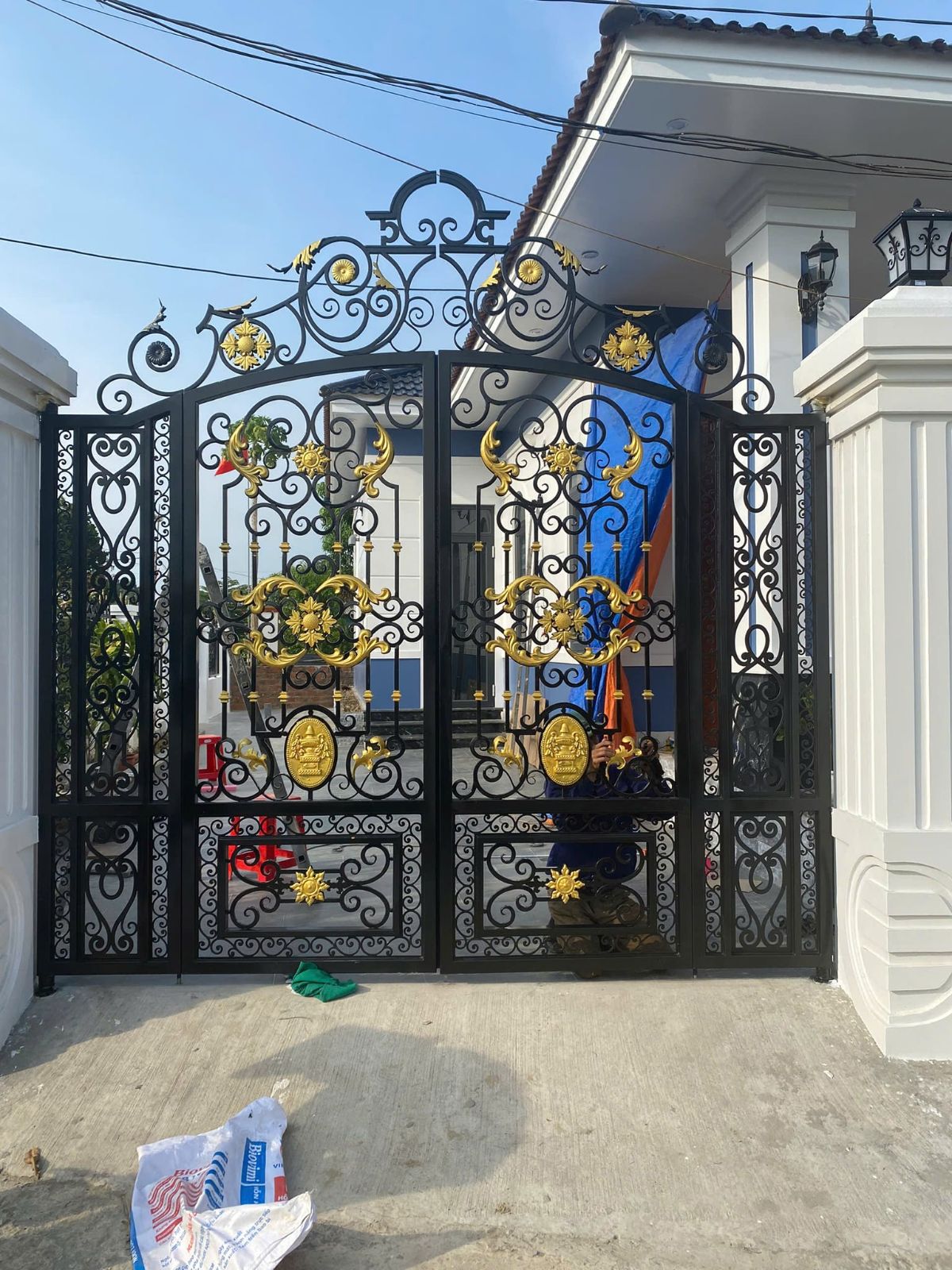 Cổng sắt 