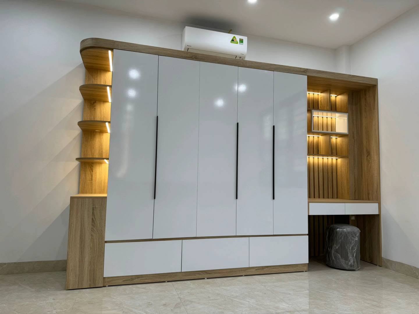 Thi công lắp đặt tủ quần áo 