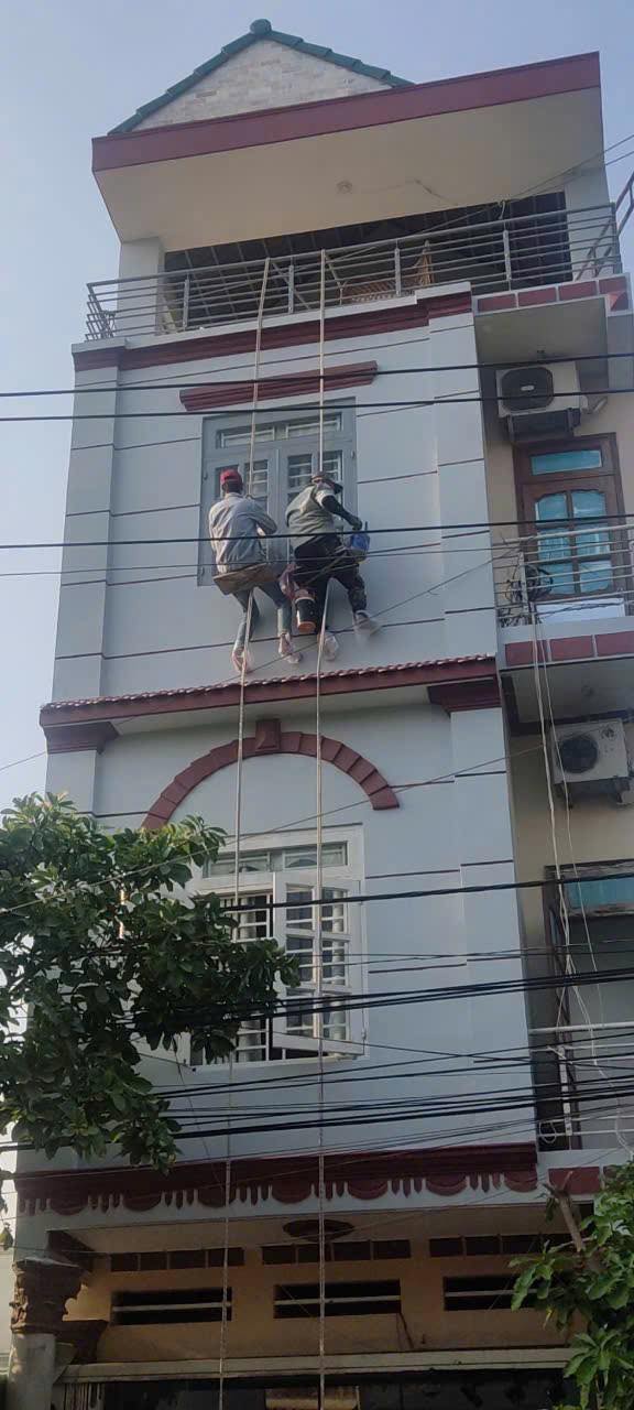 Thi công sơn nhà 
