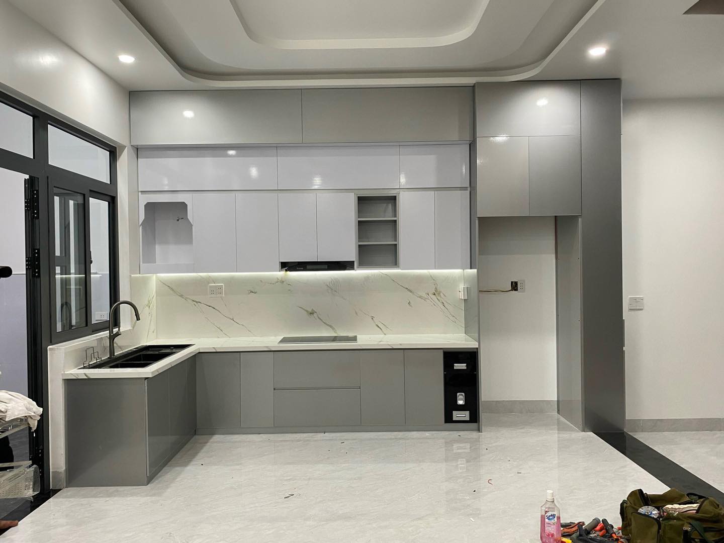 Thi công hoàn thiện tủ bếp hiện đại