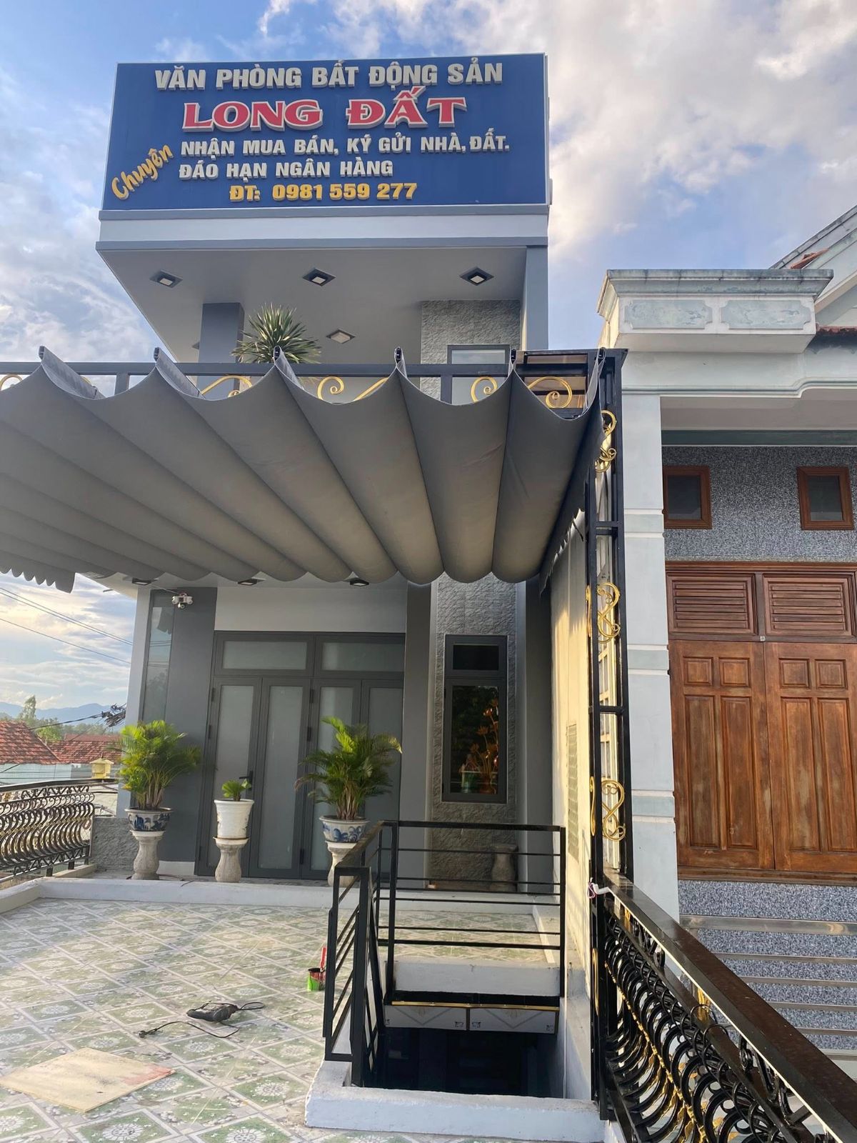 Hoàn thiện lắp mái xếp lượn sóng di động