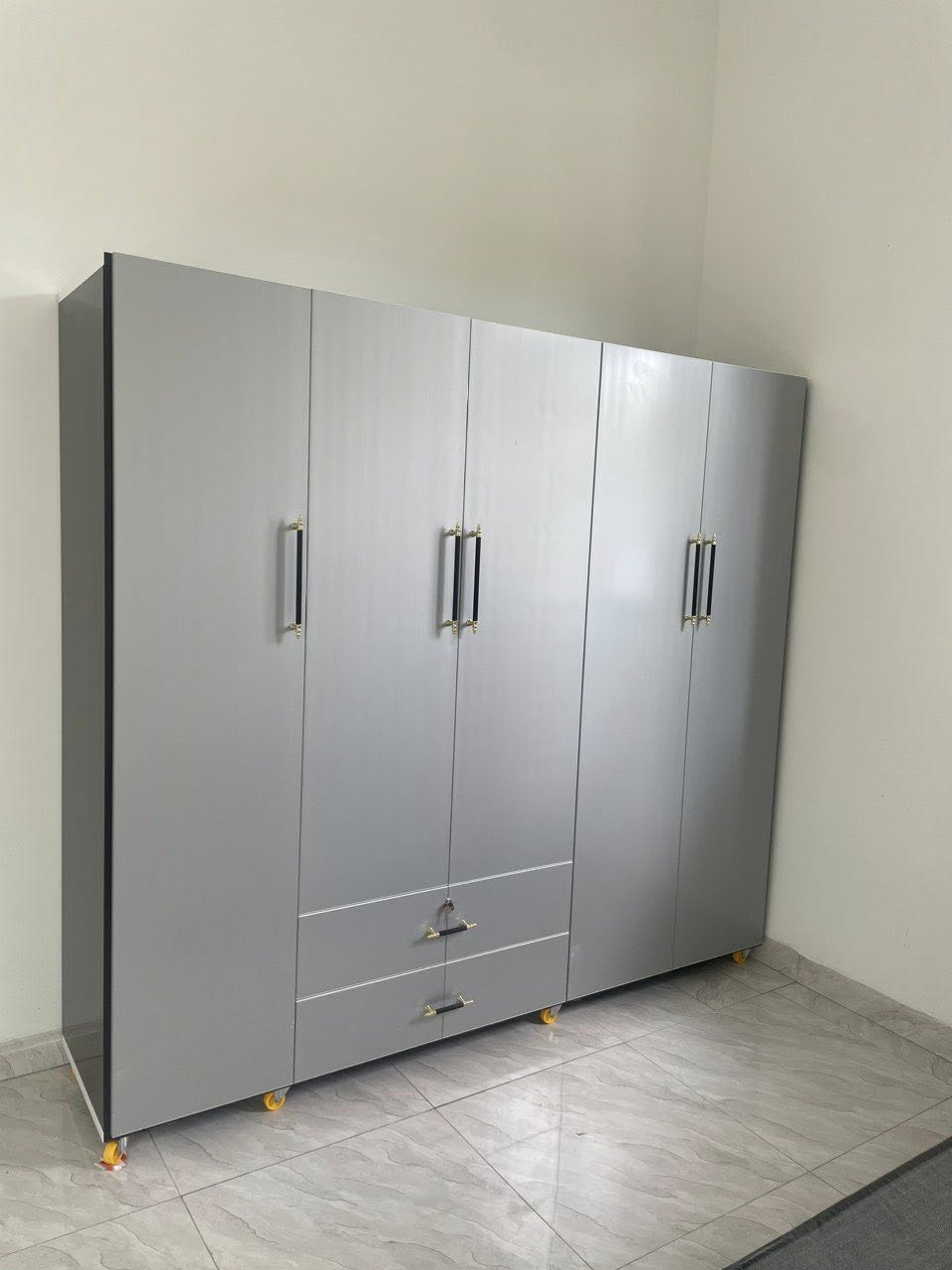 Tủ quần áo hiện đại