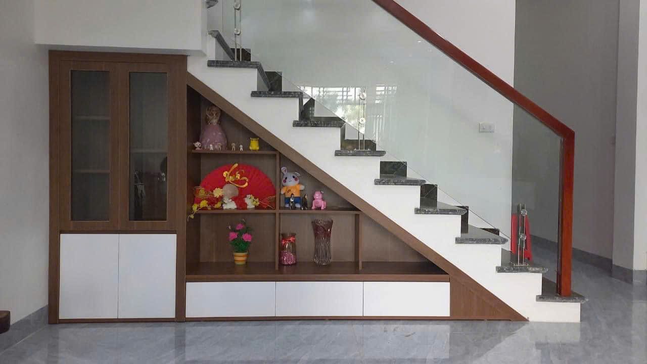 Tủ kệ dưới gầm cầu thang