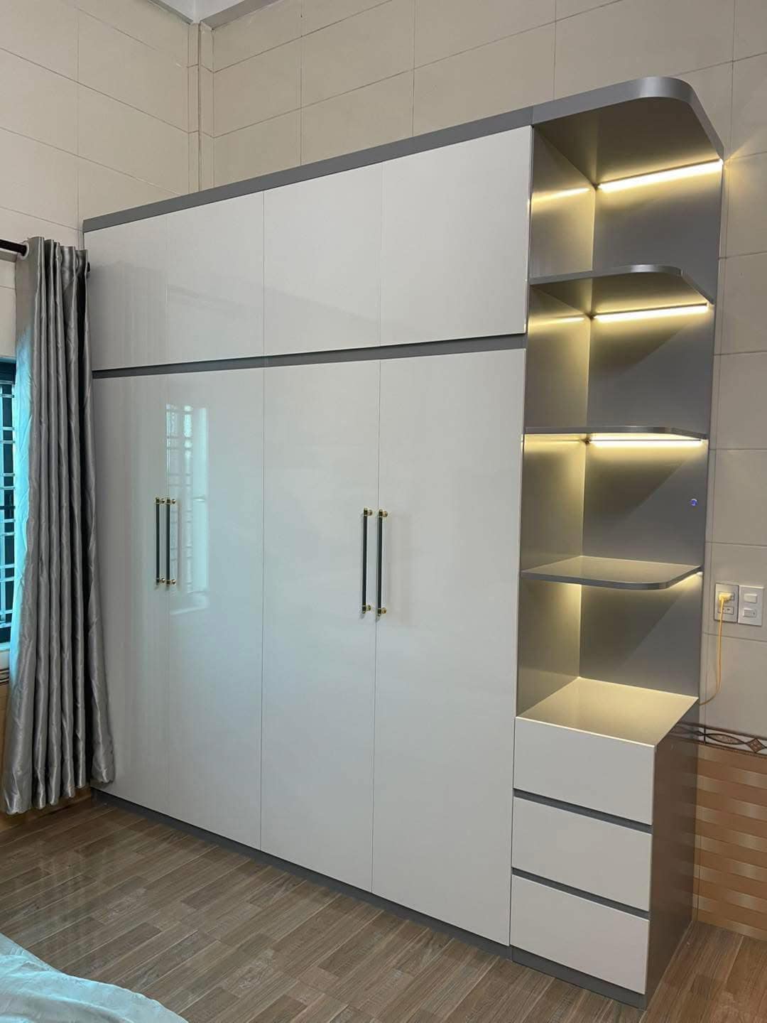 Hoàn thiện tủ quần áo hiện đại