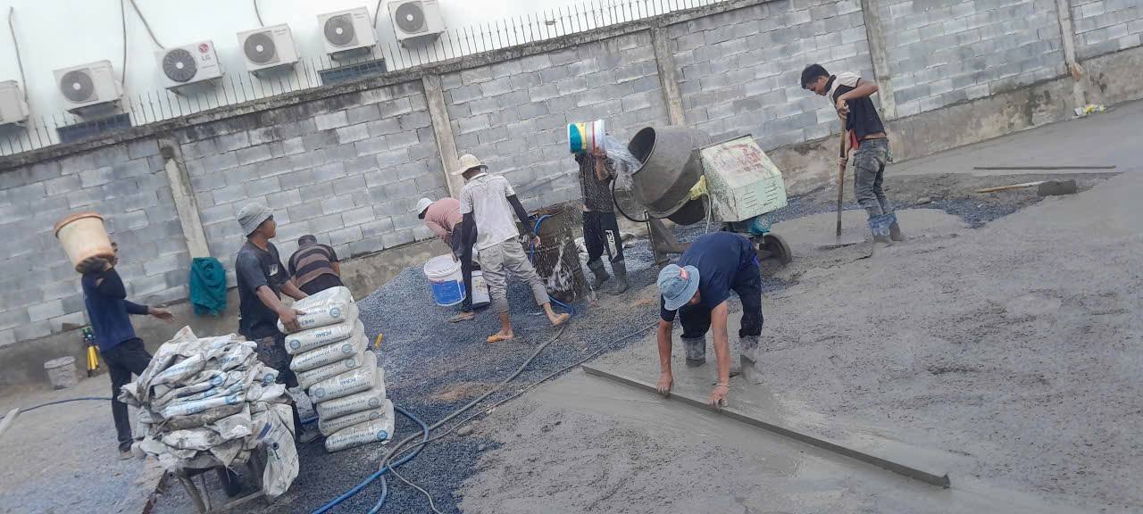 Đổ bê tông trộn tay