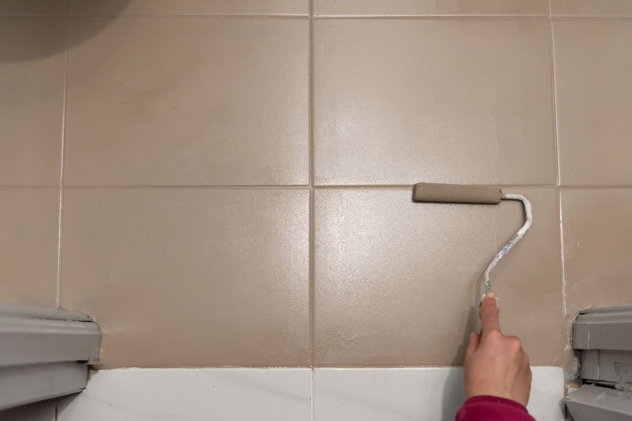 Keo Chống Thấm Trong Suốt: Giải Pháp Hiệu Quả Cho Mái Tôn, Tường, Sàn Không Cần Đục Phá
