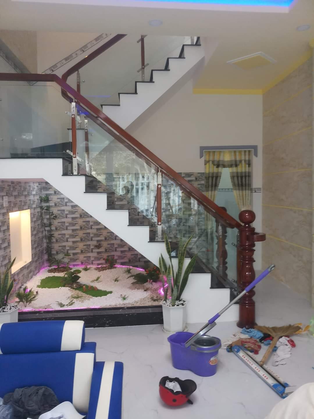 Lan can kính cường lực