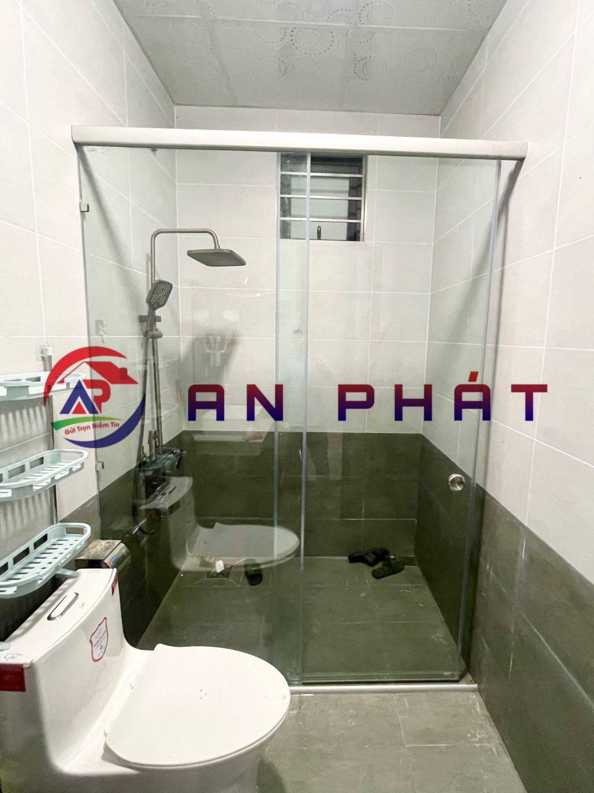 Vách ngăn kính phòng tắm 