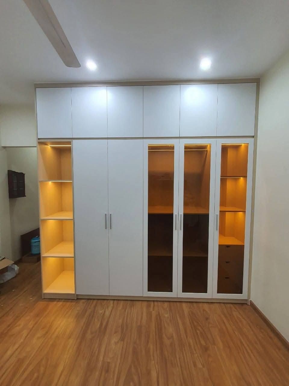 Hoàn thiện tủ quần áo hiện đại