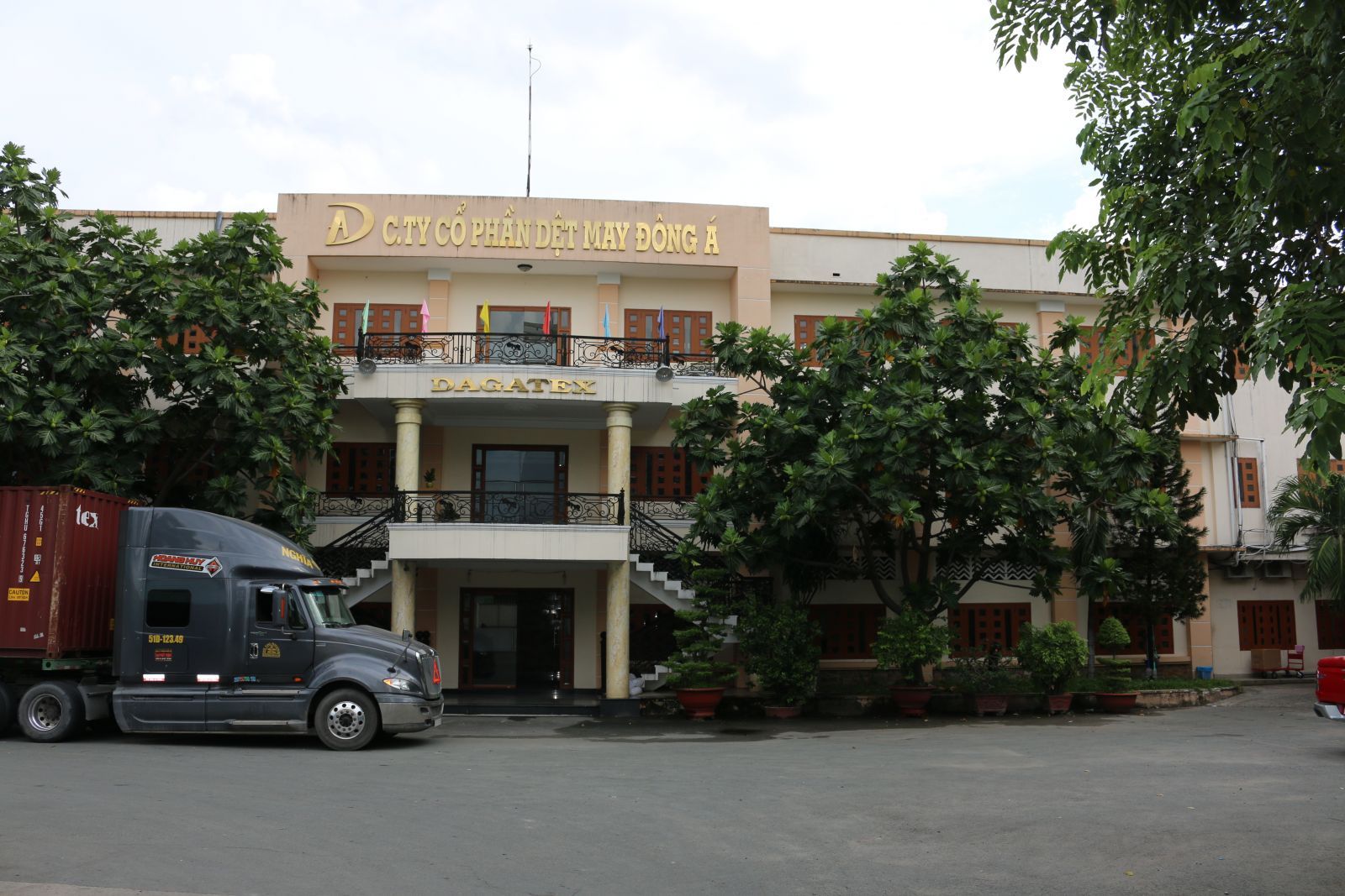 Cửa nhôm kính