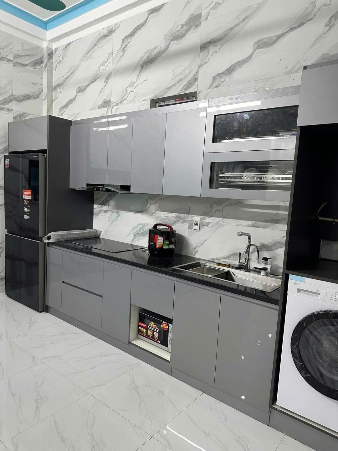 Hoàn thiện tủ bếp hiện đại 
