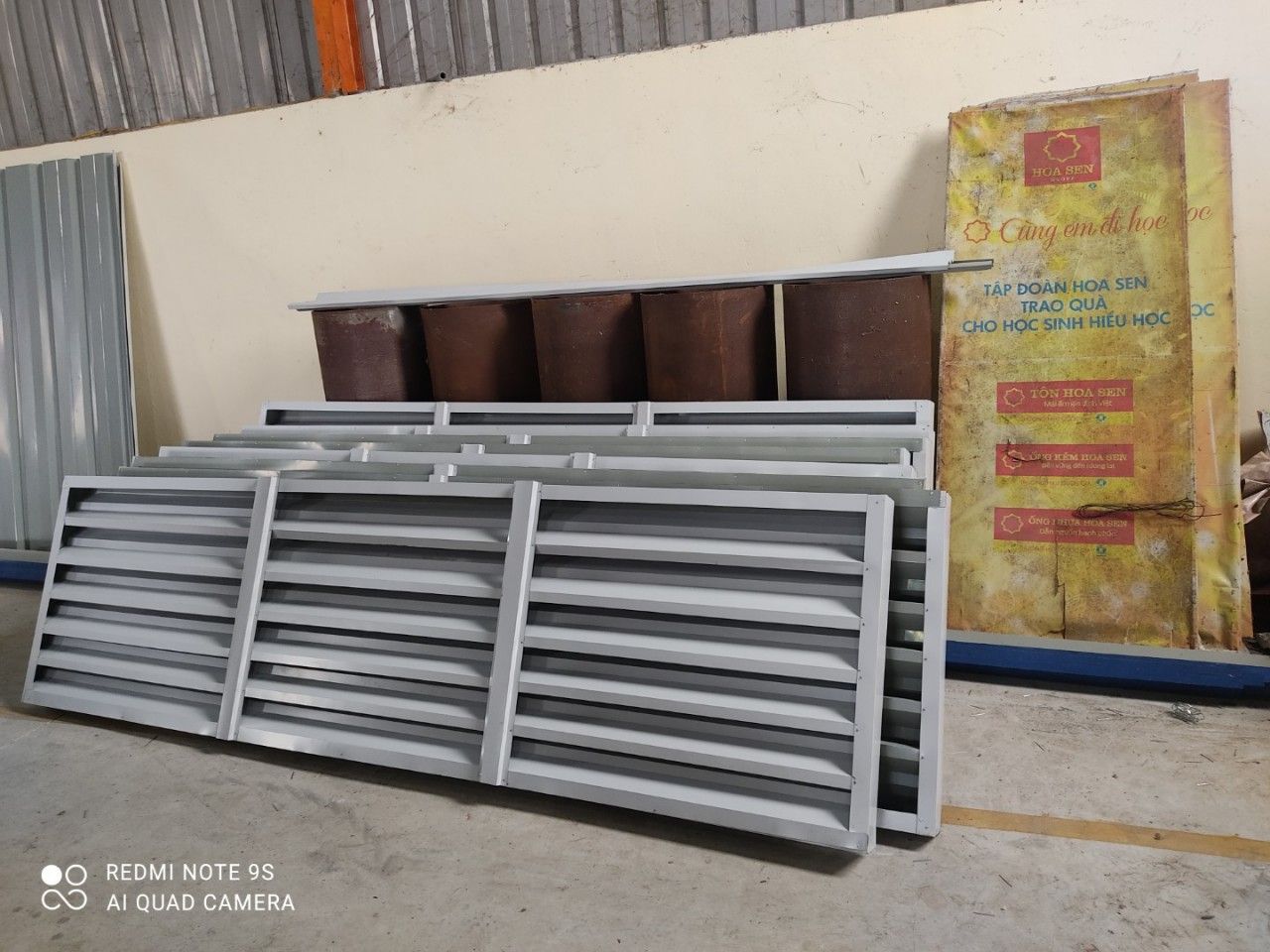 Cửa chớp tôn 