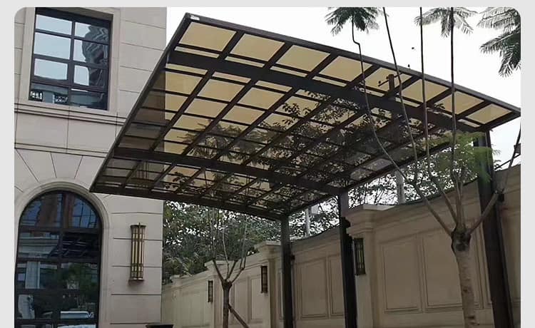 Hoàn thiện mái che polycarbonate cao cấp
