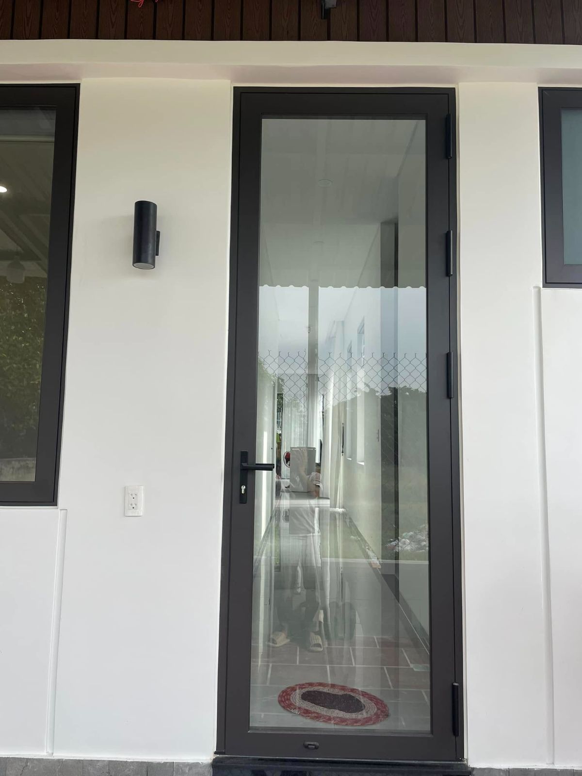 Thi công lắp đặt cửa nhôm 1 cánh