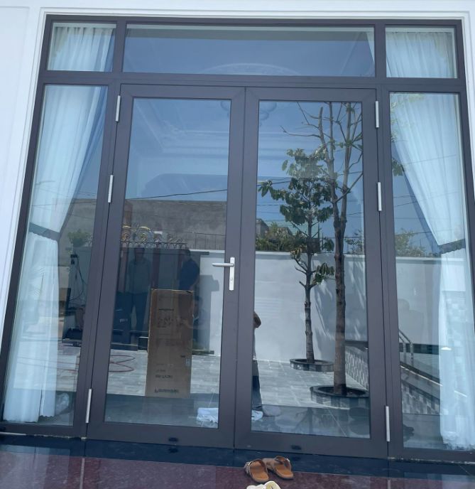 Thi công lắp cửa nhôm xingfa 