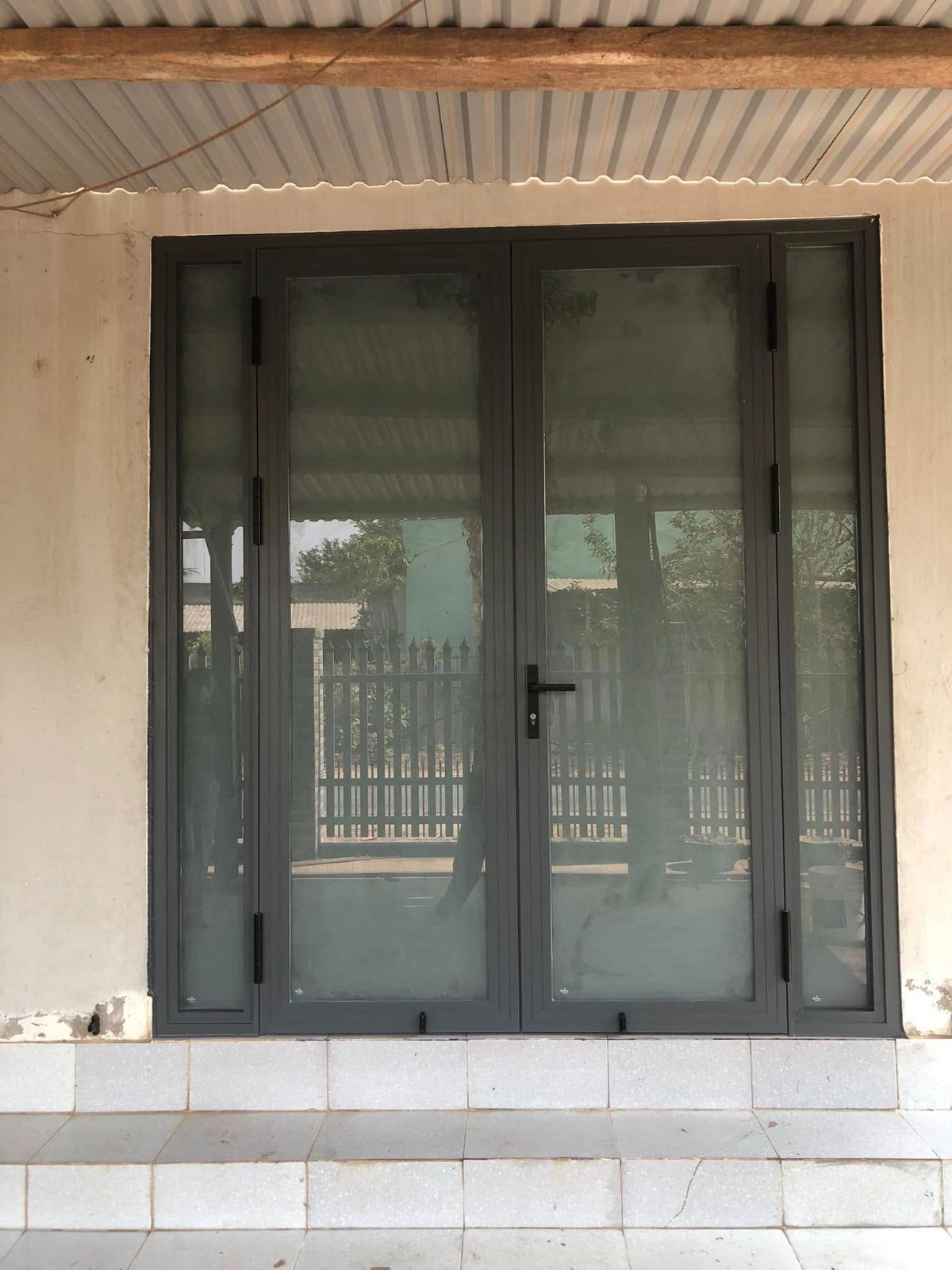 Thi công lắp cửa nhôm xingfa 