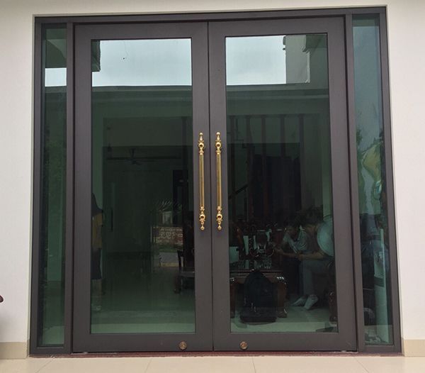 Cửa nhôm kính