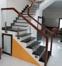 Lan can kính cầu thang 