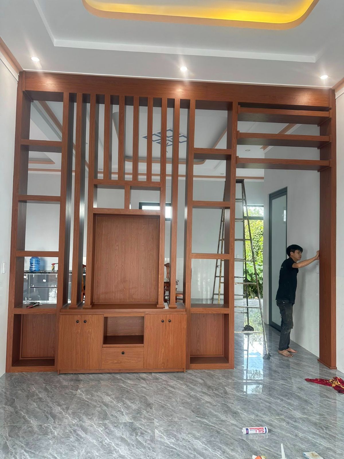 Vách ngăn kệ tivi phòng khách 