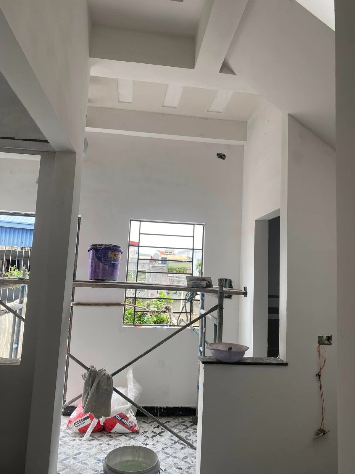 Thi công hoàn thiện sơn nhà 
