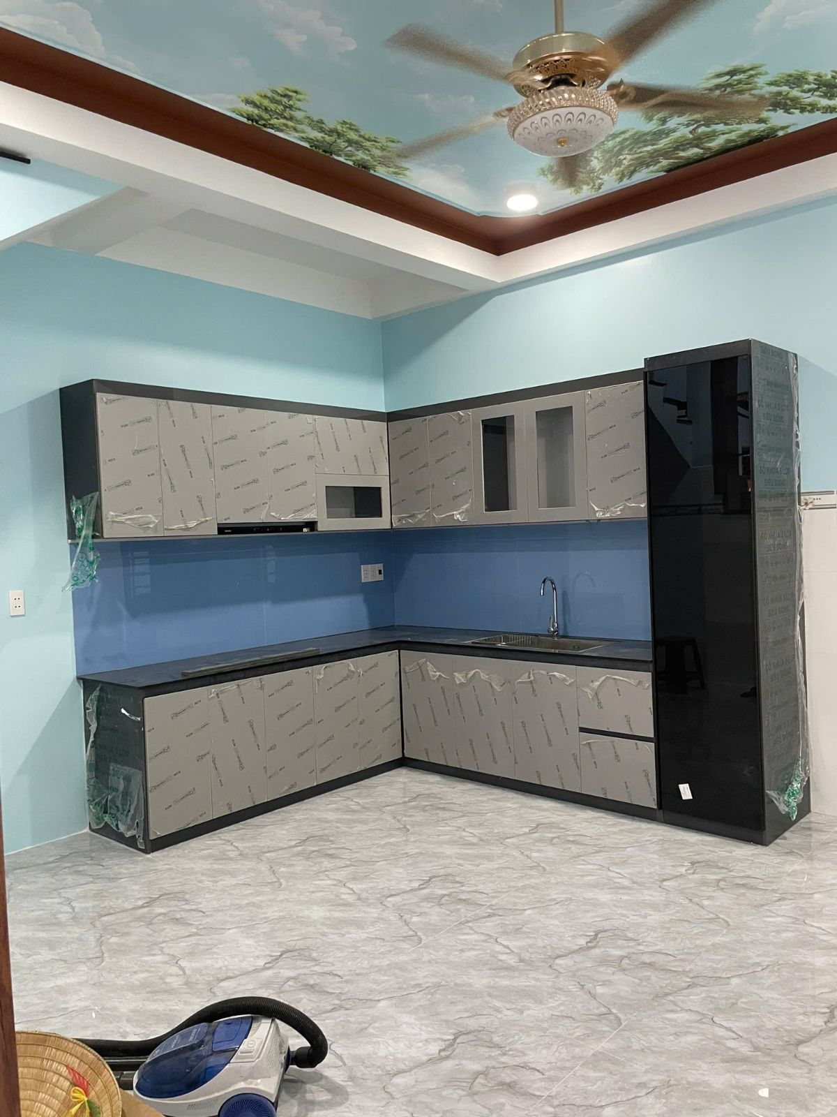 Thi công lắp tủ bếp hiện đại