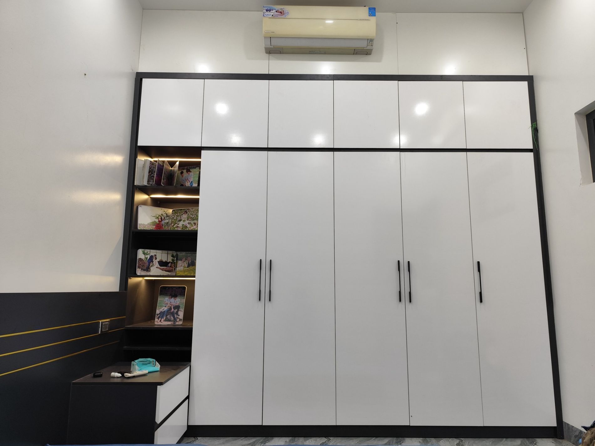Thi công hoàn tủ quần áo âm tường 