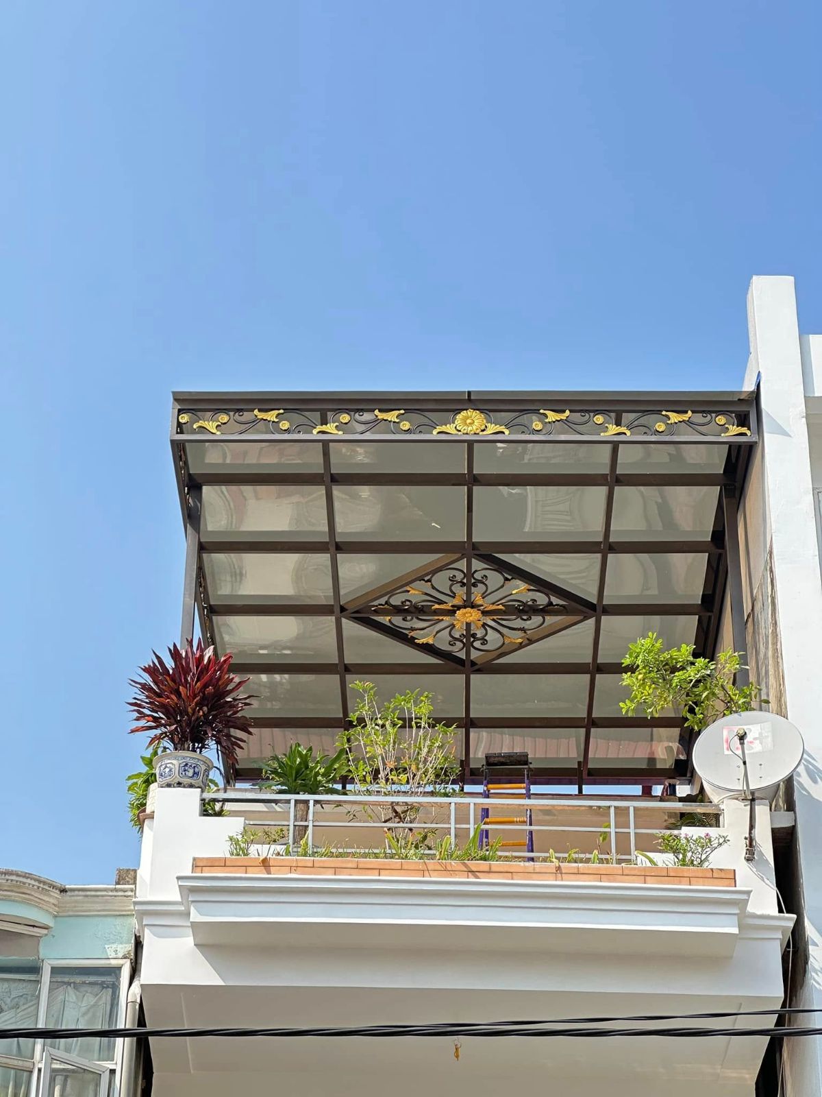 Mái kính khung sắt mỹ thuật 