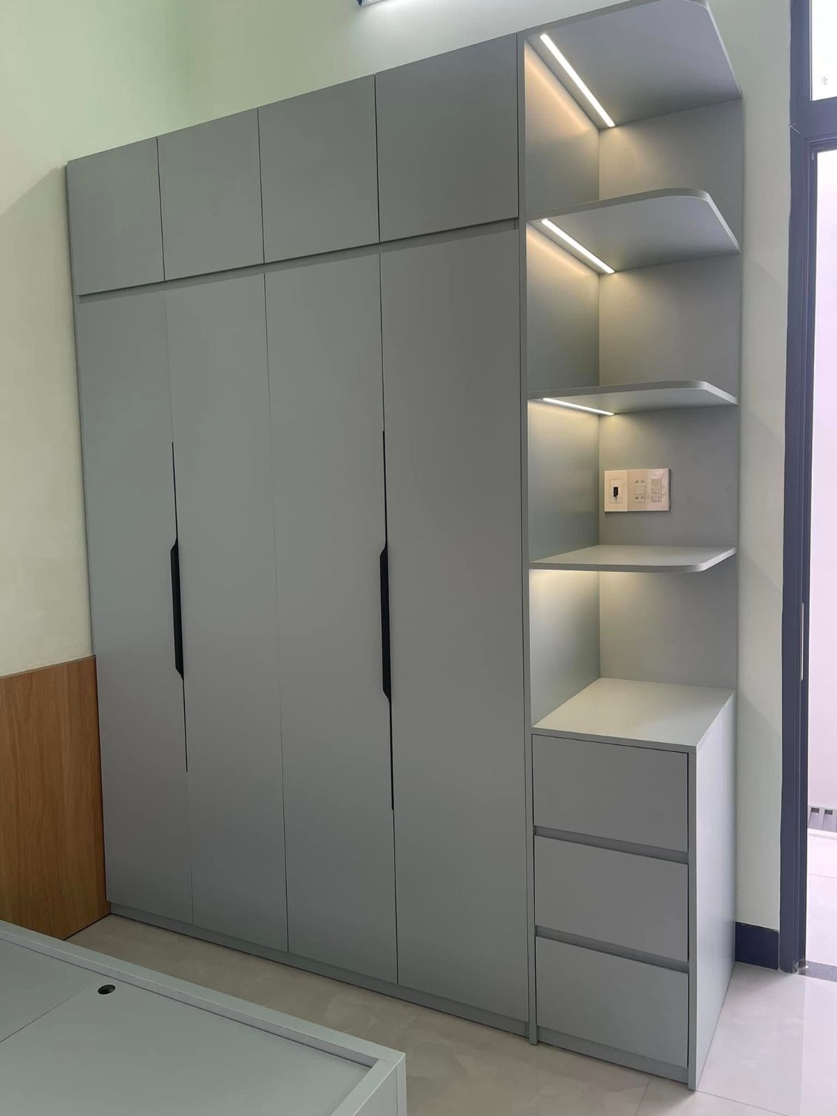 Thi công tủ quấn áo hiện đại 