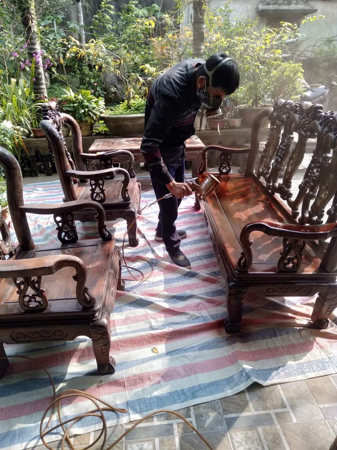 Sơn Pu cho ghế gỗ 