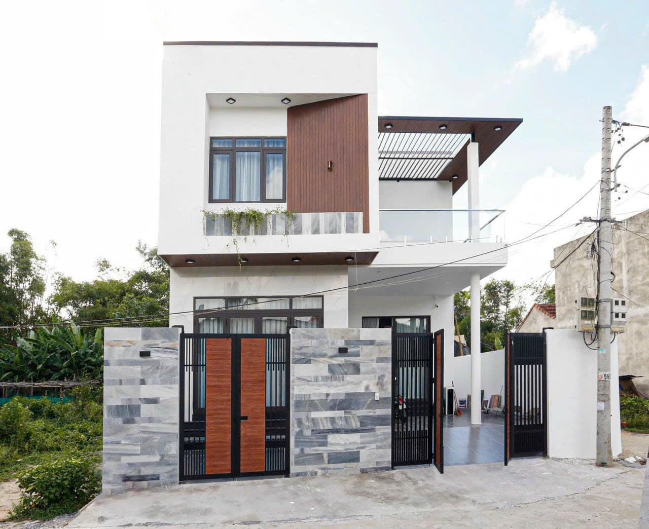 Nhà 2 tầng hiện đại trẻ trung