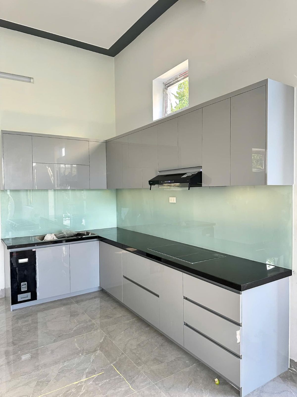 Tủ bếp hiện đại chữ L
