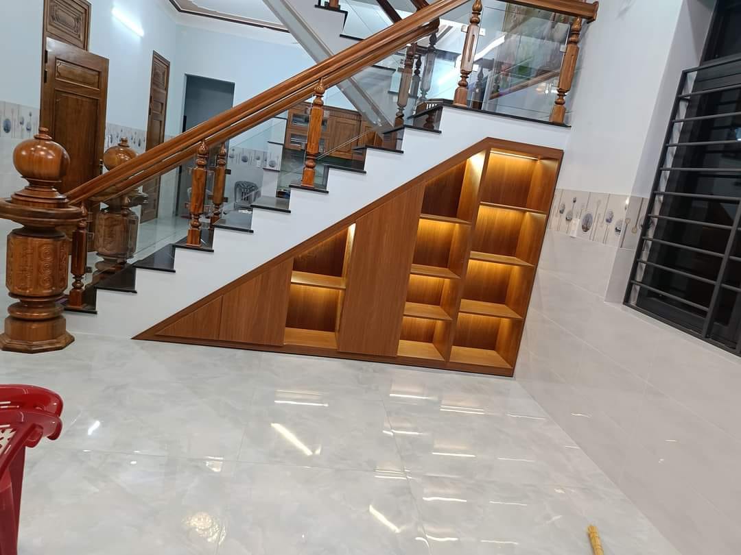 Tủ gầm cầu thang gỗ