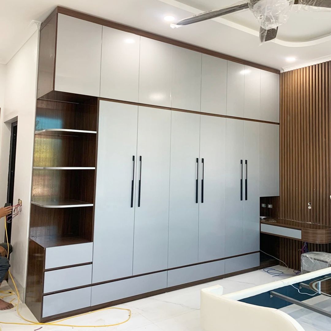 Tủ quần áo âm tường kịch trần