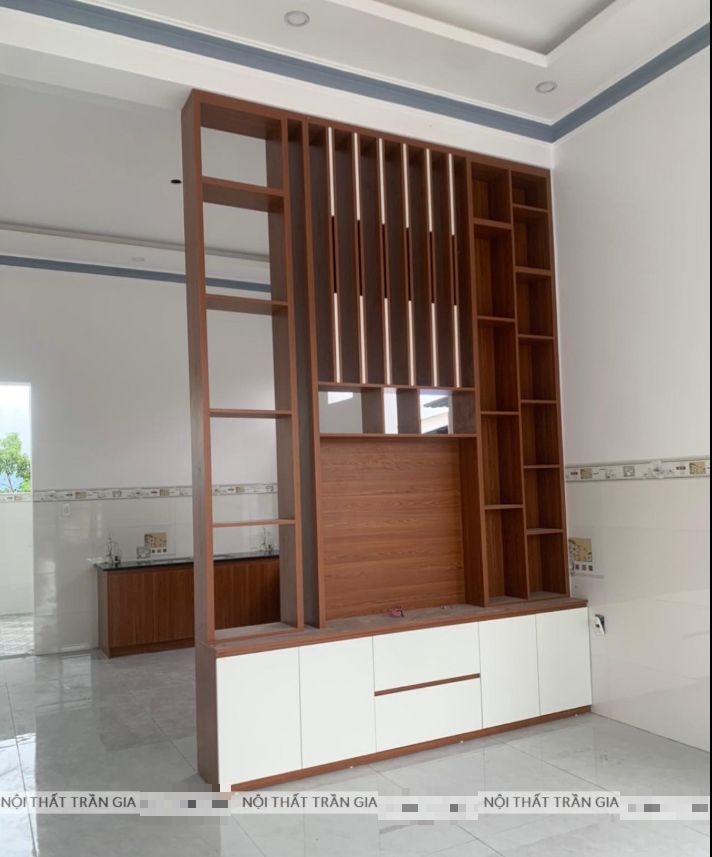 Vách ngăn gỗ kết hợp khu vực để tivi