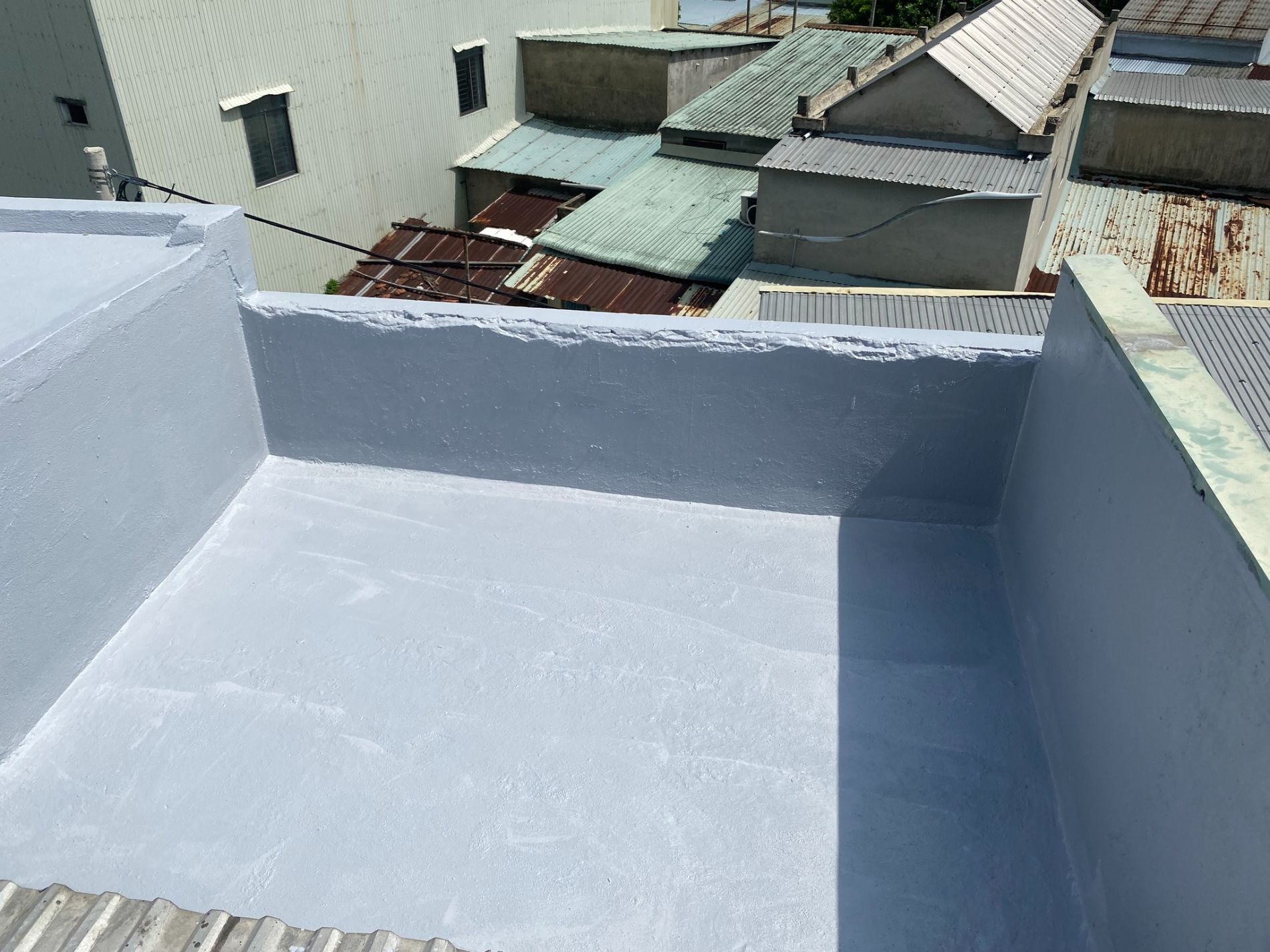 Thi công chống thấm sàn mái 