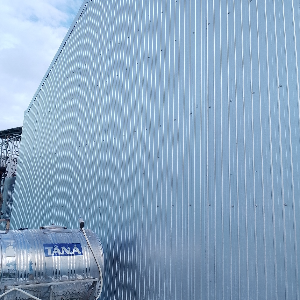 Đống tôn chống thấm tường