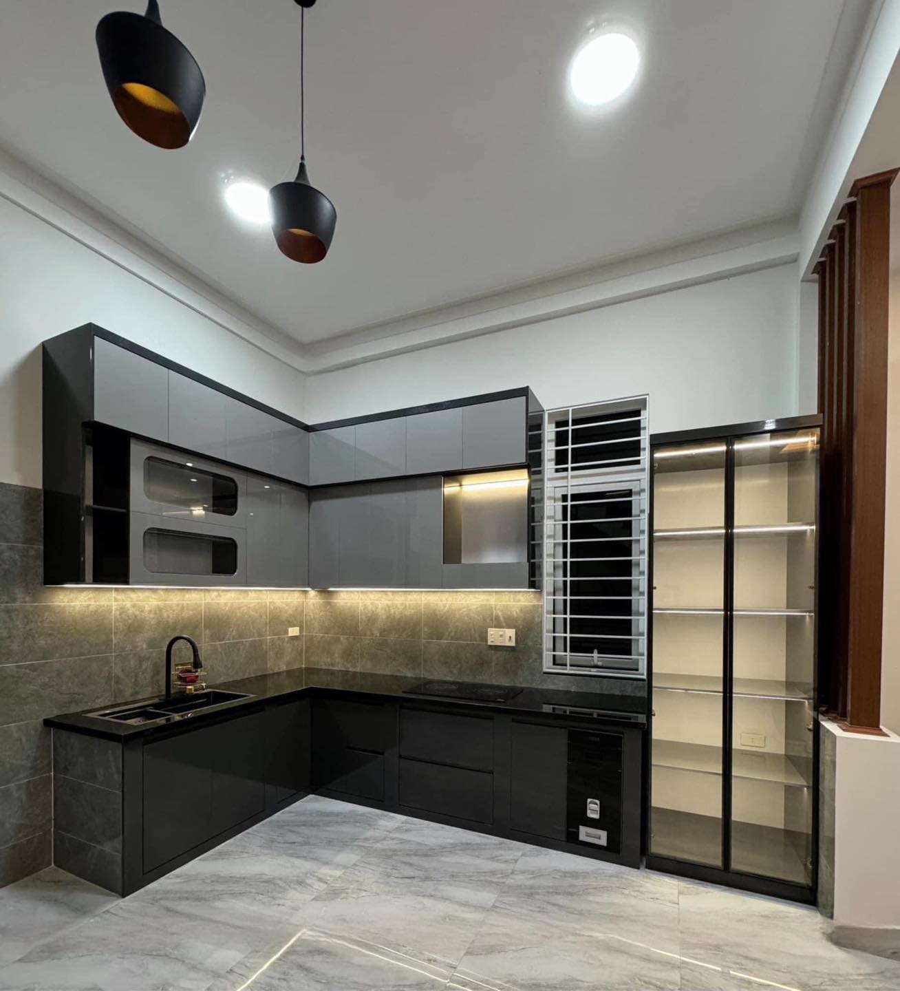 Tủ bếp chữ L