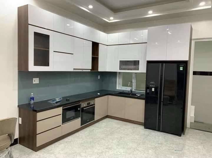 Thi công tủ bếp nhựa