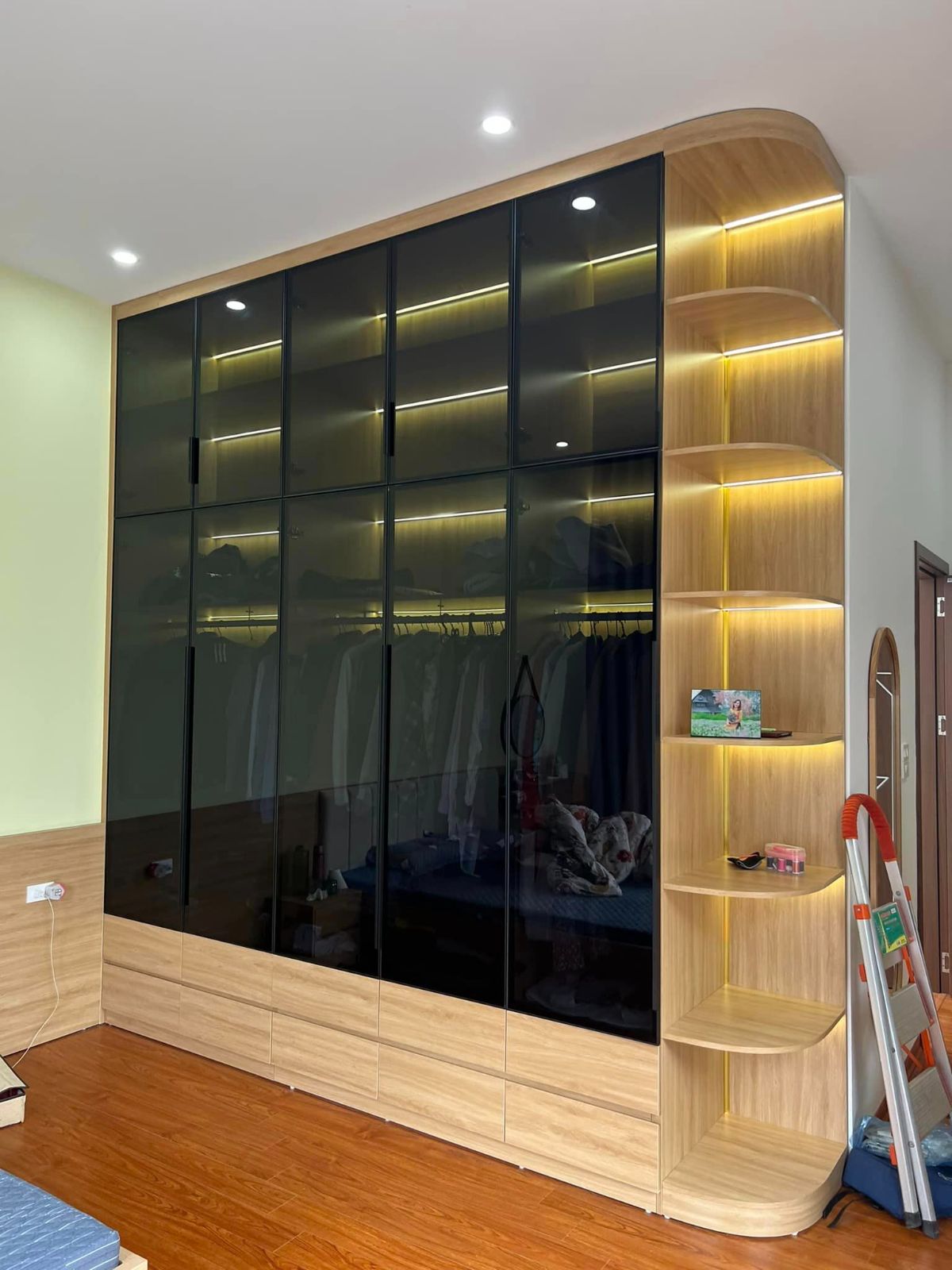 Tủ quần áo cánh kính