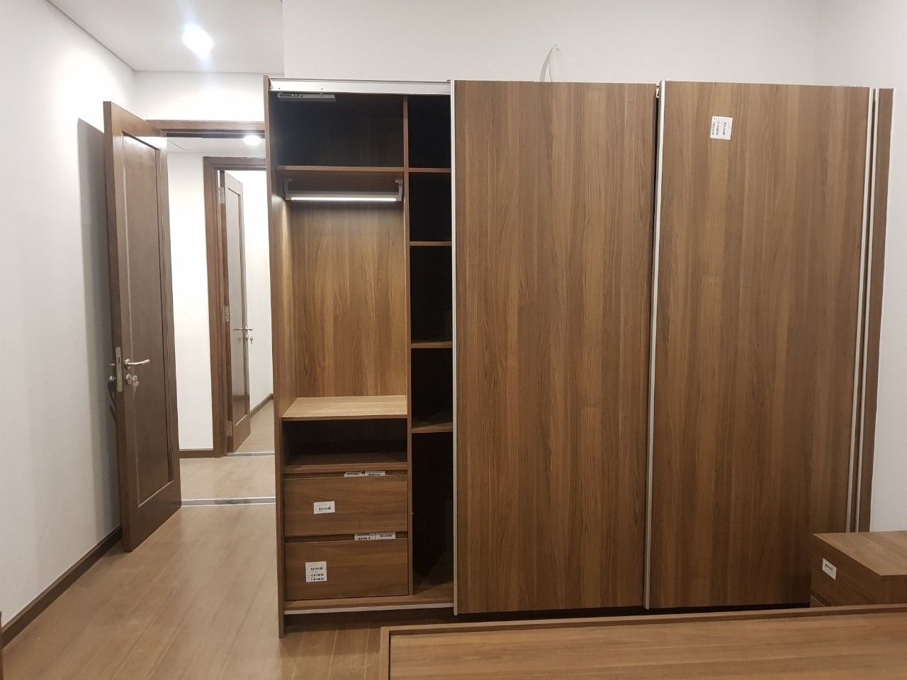 Tủ quần áo gỗ 