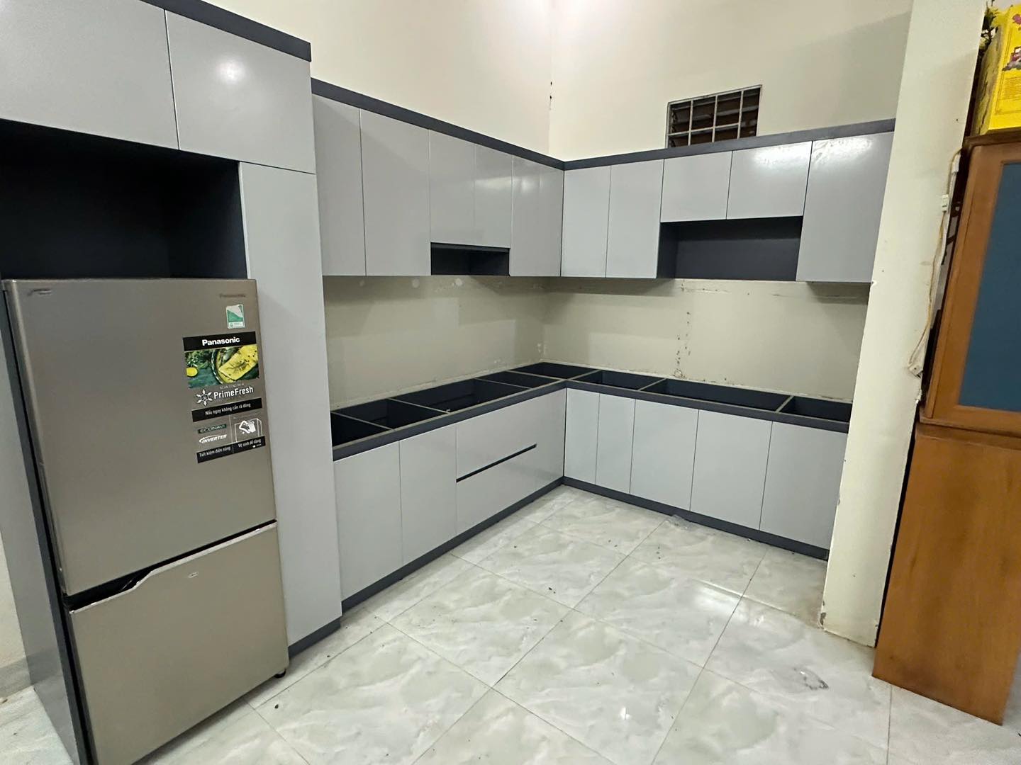 Tủ bếp chữ L hiện đại