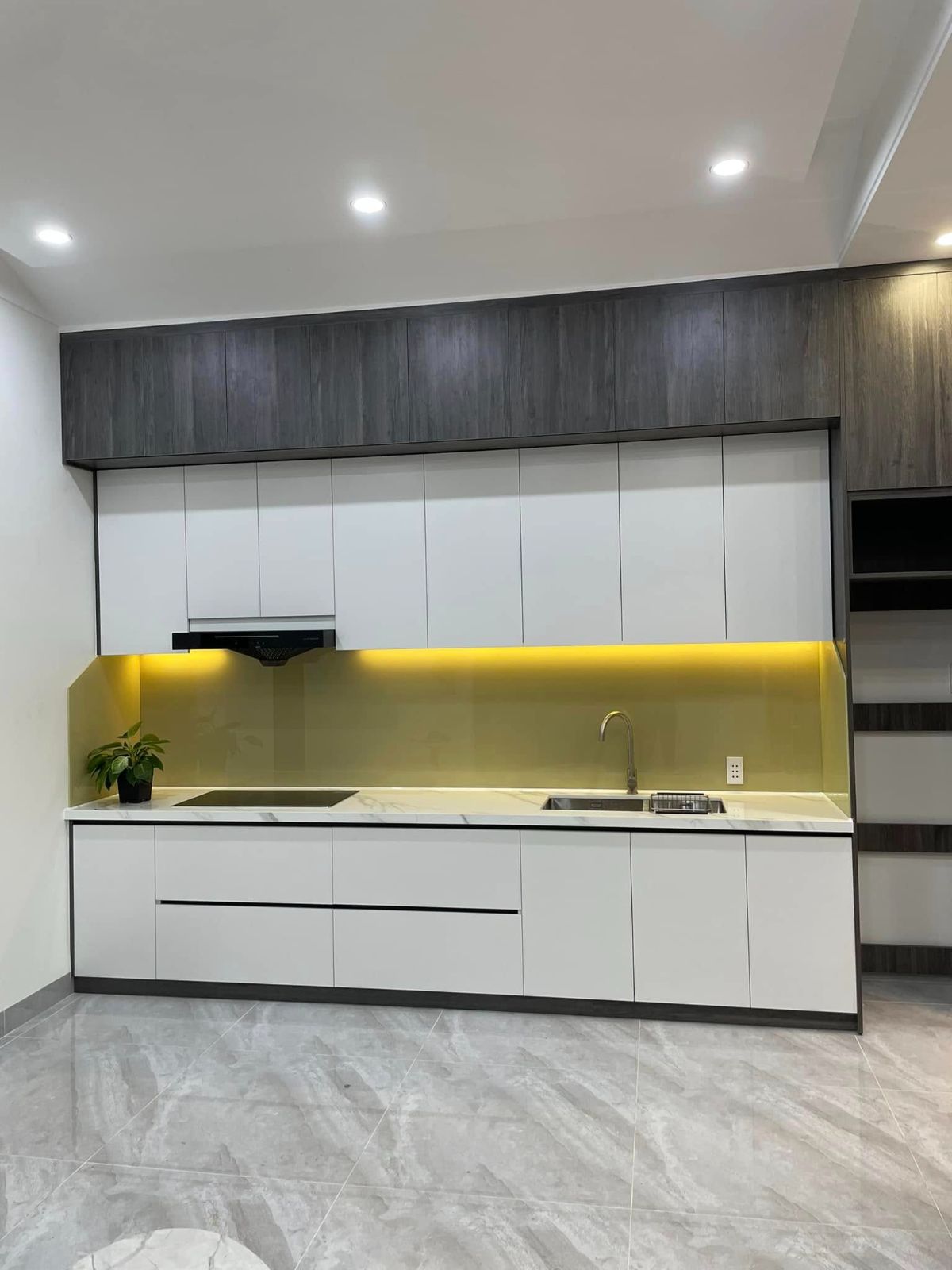 Tủ bếp hiện đại 