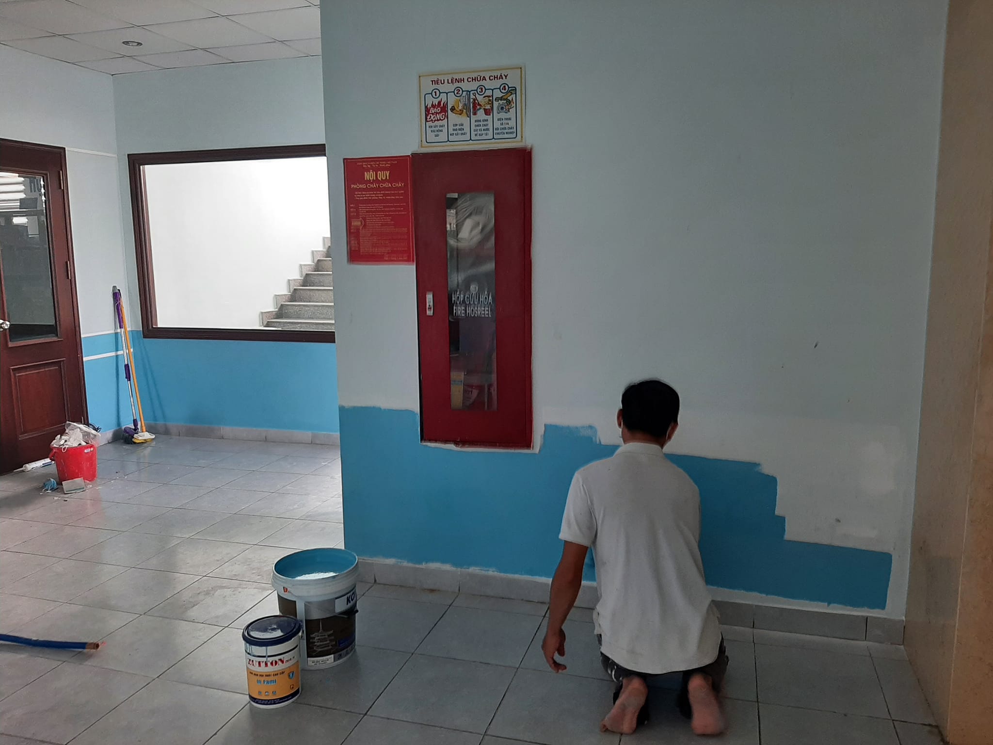 Thi công sơn nhà 