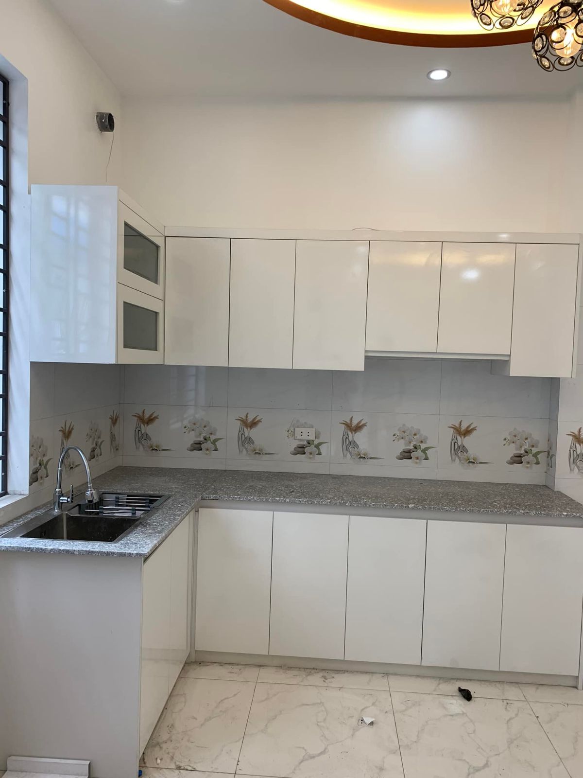 Tủ bếp chữ L hiện đại 