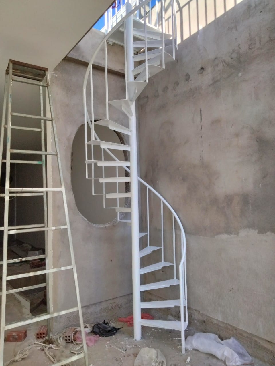 Cầu thang sắt uốn 