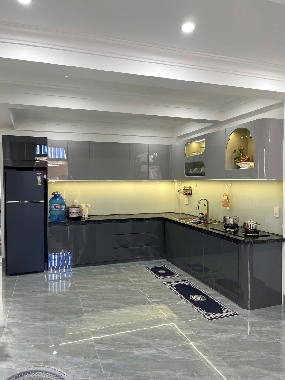 Thi công tủ bếp hiện đại chữ L 