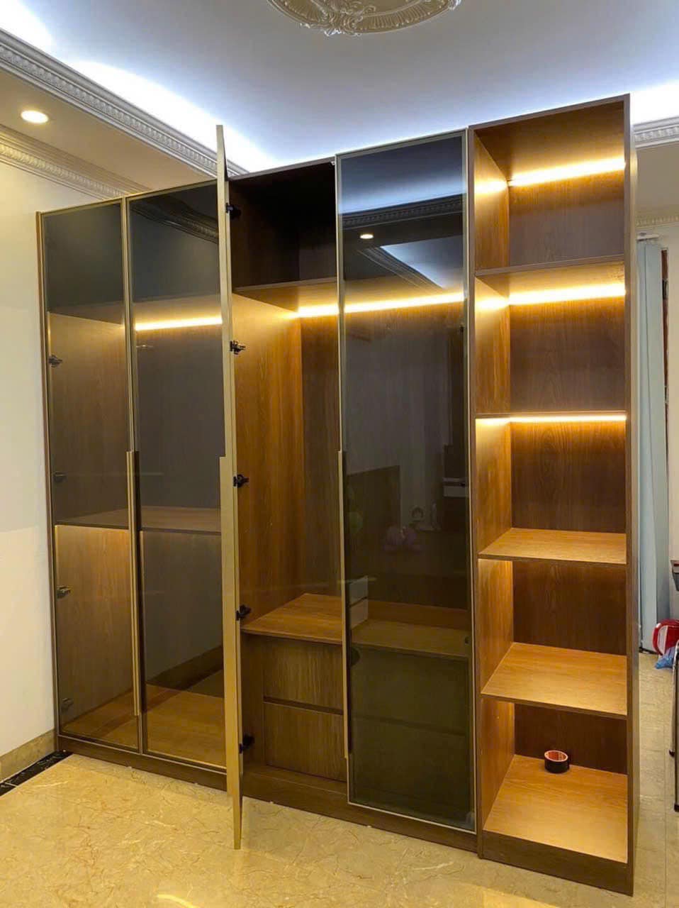 Tủ quần áo gỗ cánh kính